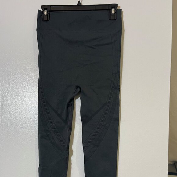 Fabletics Leggings - Picture 3 of 4